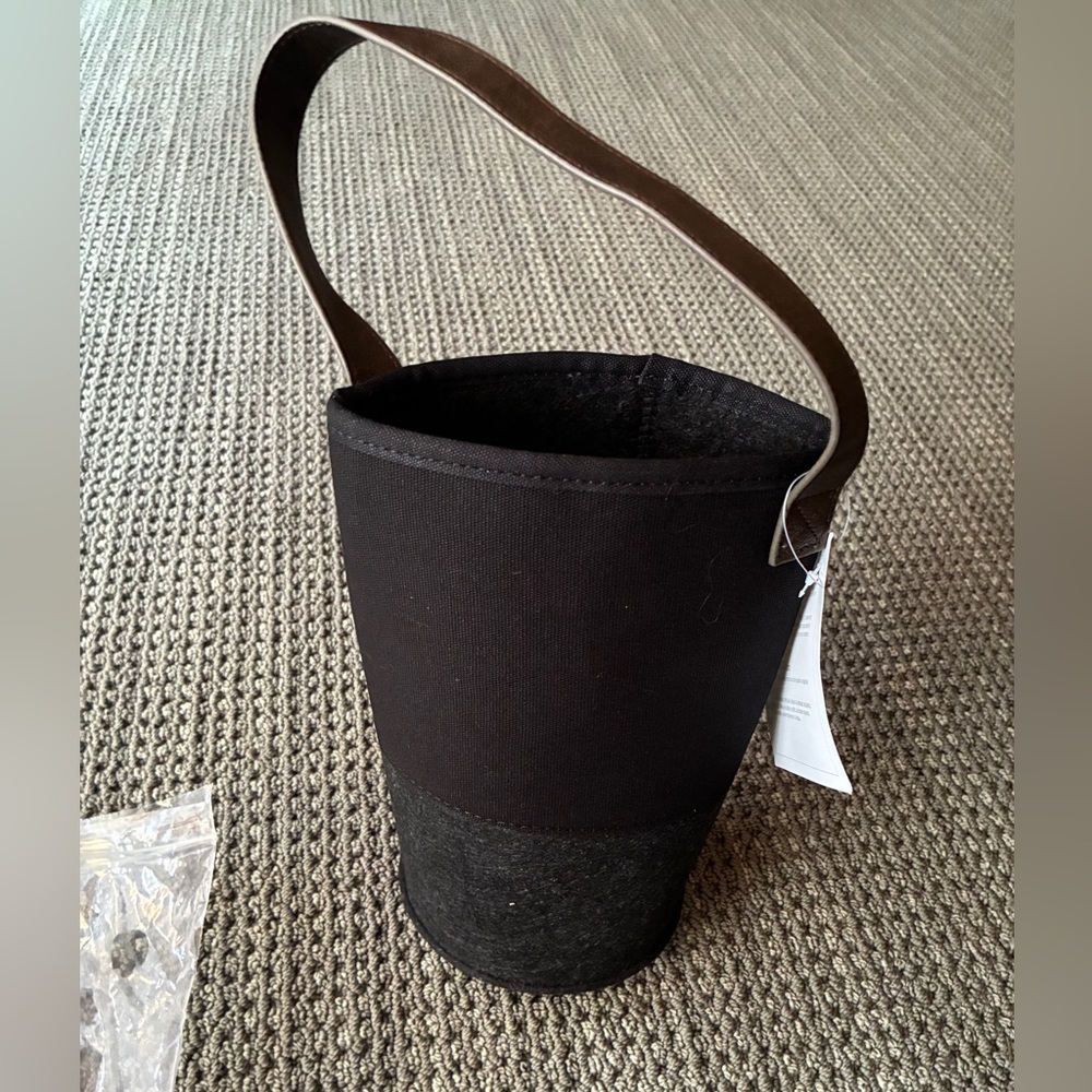 2 for $10: Thirty-One Black and Gray Felt Wine & Gift Bag